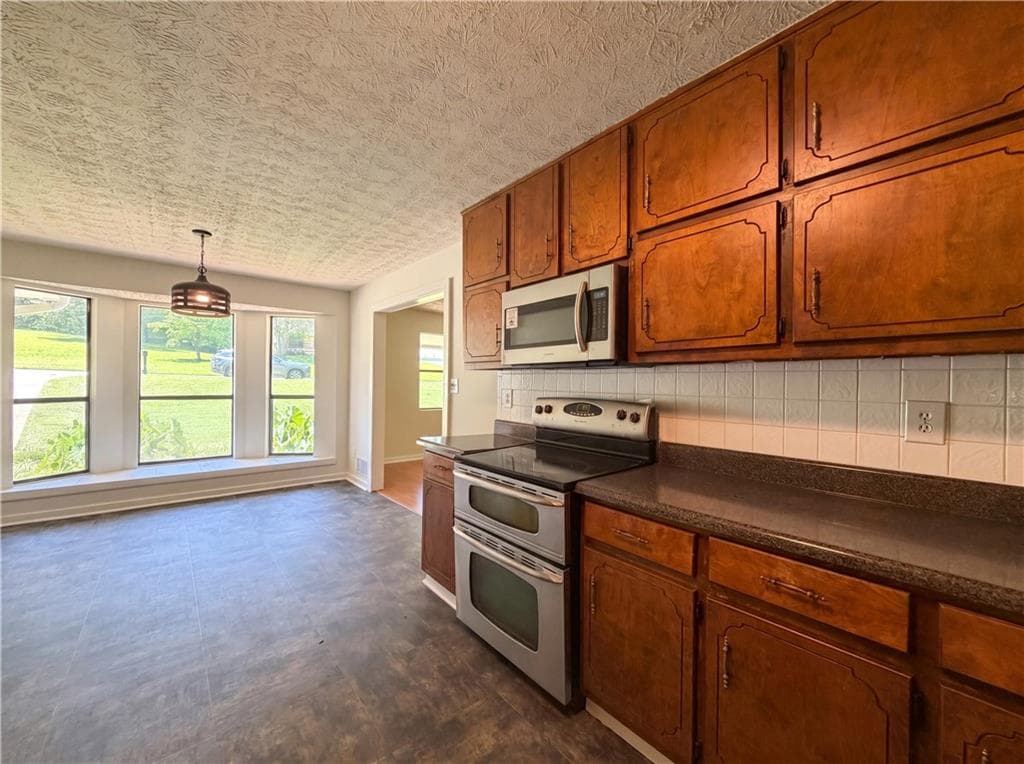 3 bedroom, 2 bathroom, 2,116 sq ft single family residence for sale at 104 Belair Lane, Stockbridge, GA 30281 — photo 9