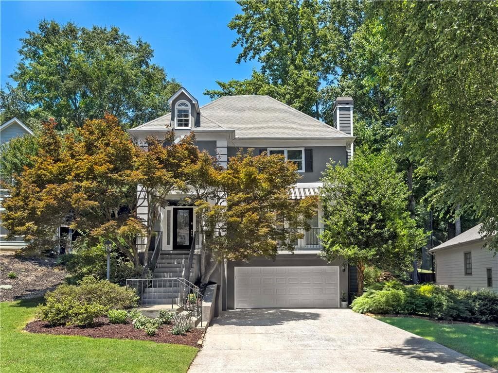 4 bedroom, 4 bathroom, 2,814 sq ft single family residence sold at 10250 Kinross Road, Roswell, GA 30076