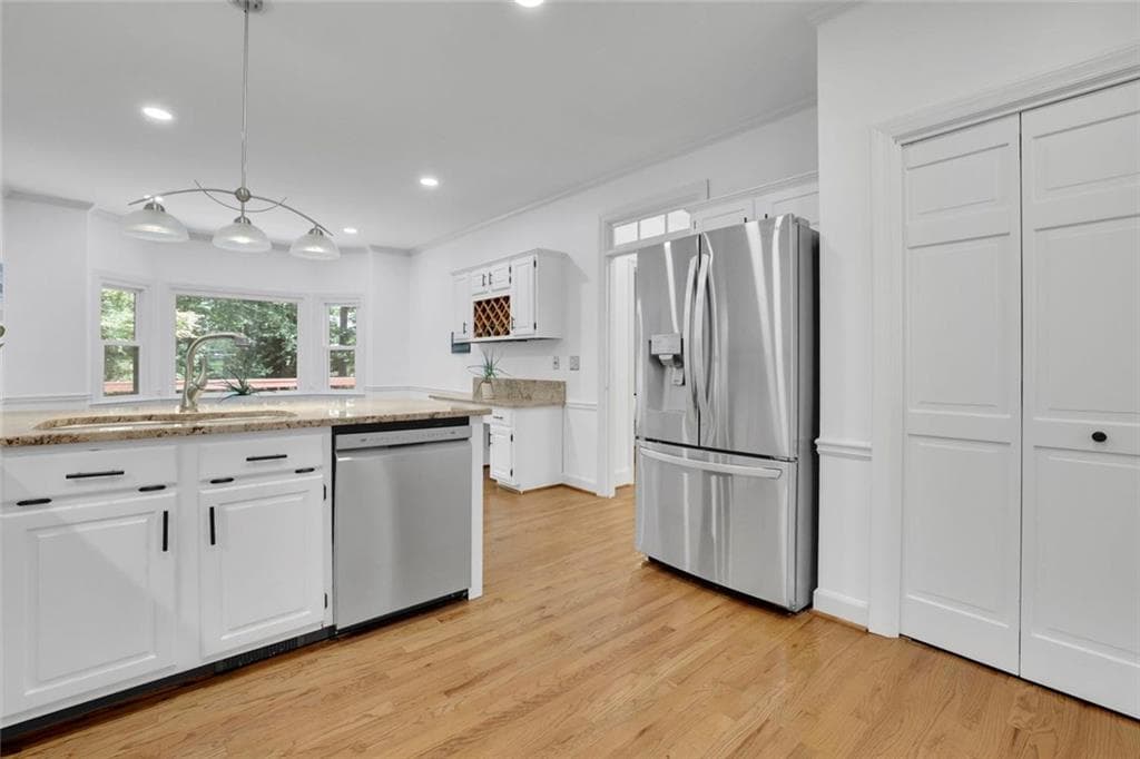 5 bedroom, 5 bathroom, 4,857 sq ft single family residence under contract at 3203 Powder Mill Place, Marietta, GA 30067 — photo 8