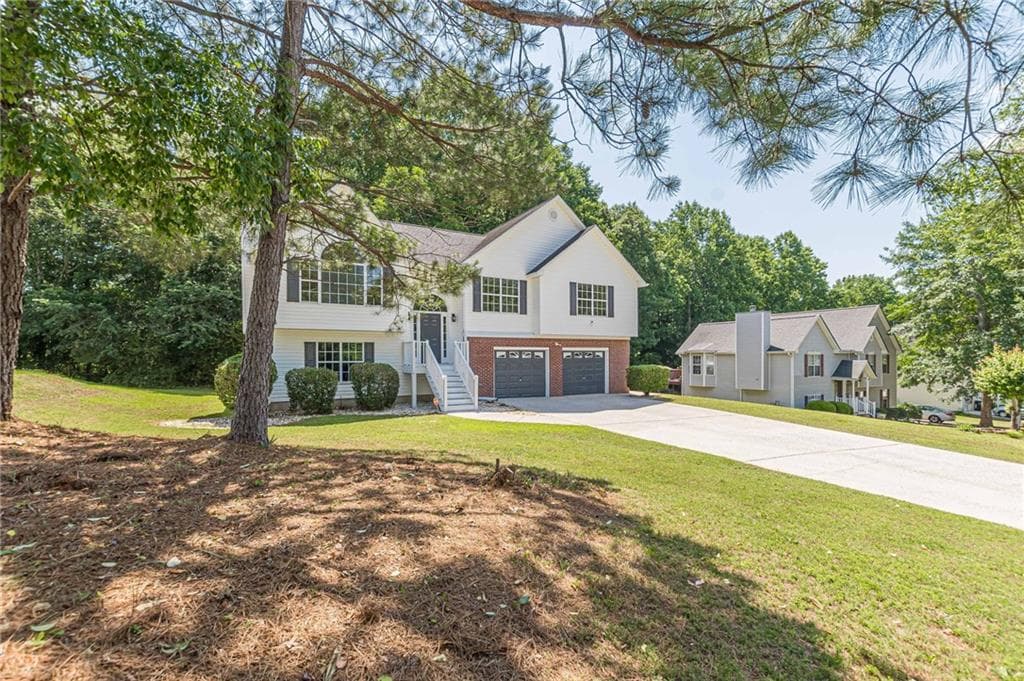 4 bedroom, 3 bathroom, 1,916 sq ft single family residence for sale at 133 Four Oaks Drive, Powder Springs, GA 30127 — photo 3