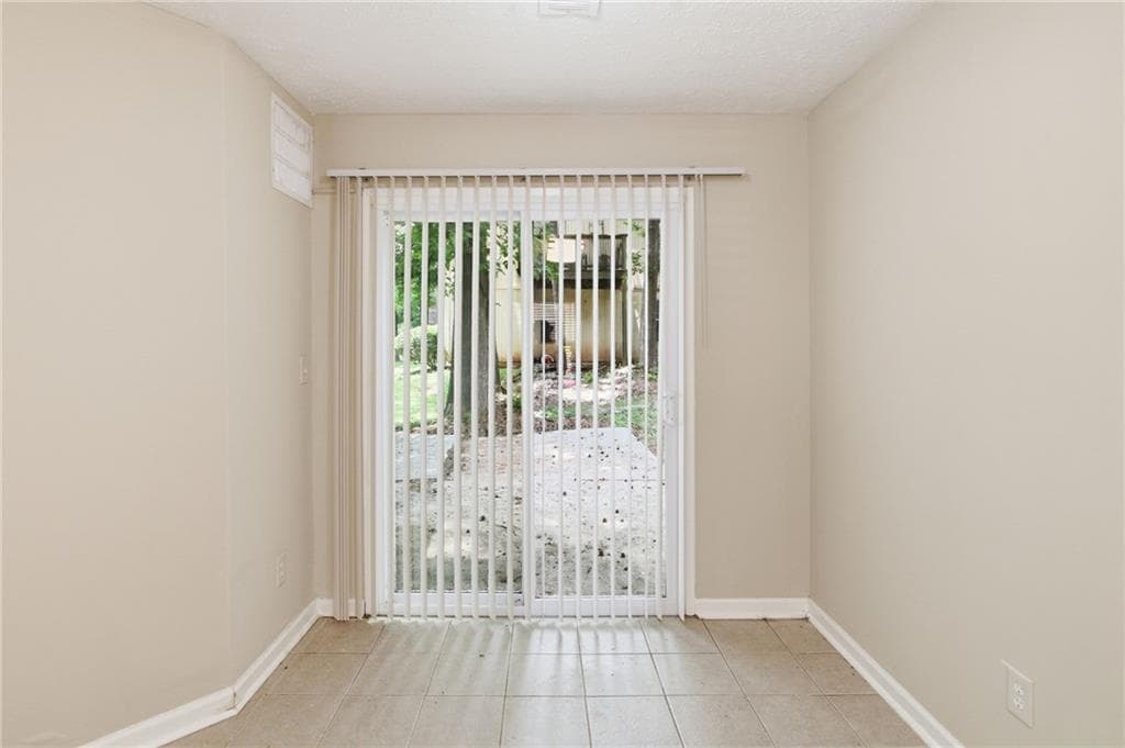 3 bedroom, 3 bathroom, 1,144 sq ft single family residence for sale at 2146 Wingfoot Place, Decatur, GA 30035 — photo 8