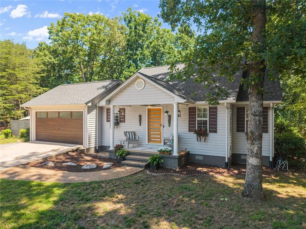 4126 Glenwood Drive, Gainesville, GA 30506 — most recent listing photo