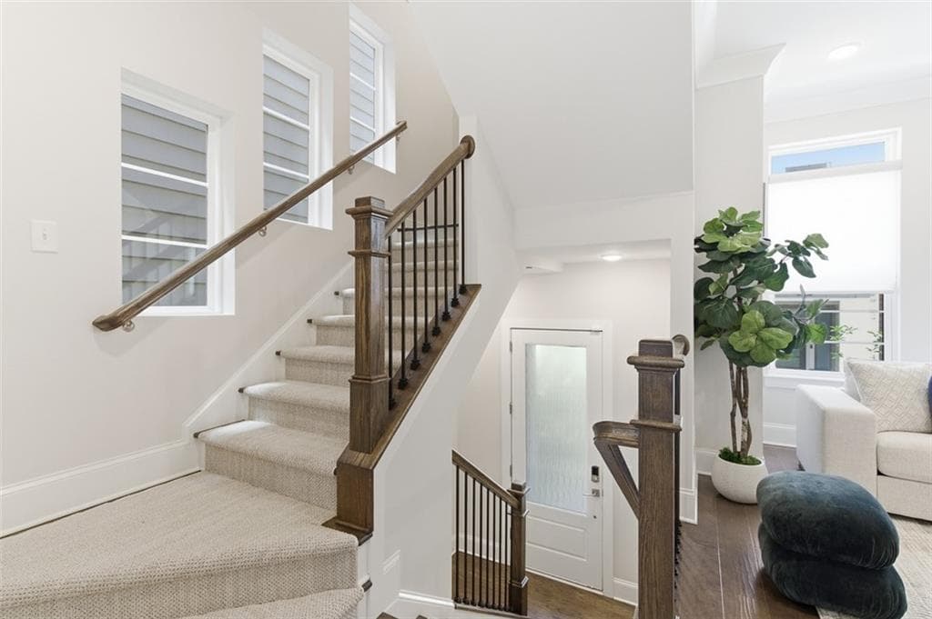 3 bedroom, 4 bathroom, 2,800 sq ft single family residence under contract at 619 Broadview Terrace, Atlanta, GA 30324 — photo 6
