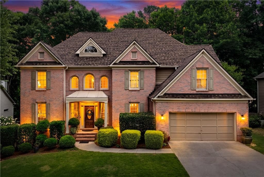 5 bedroom, 4 bathroom, 3,100 sq ft single family residence for sale at 230 Park Creek Drive, Alpharetta, GA 30005 — photo 3