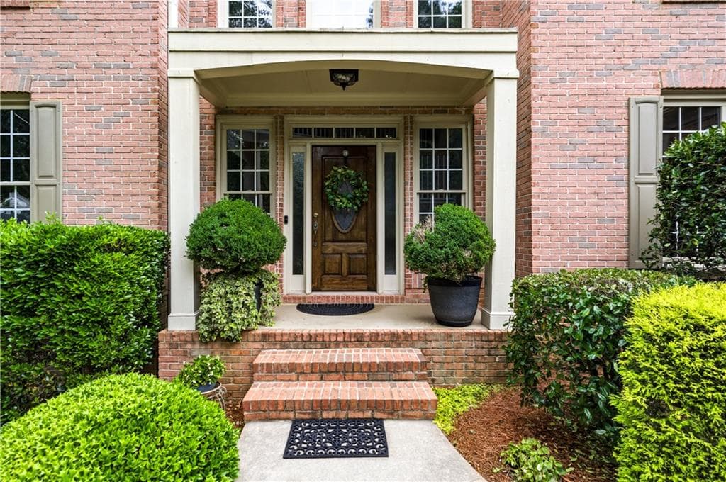 5 bedroom, 4 bathroom, 3,100 sq ft single family residence for sale at 230 Park Creek Drive, Alpharetta, GA 30005 — photo 5