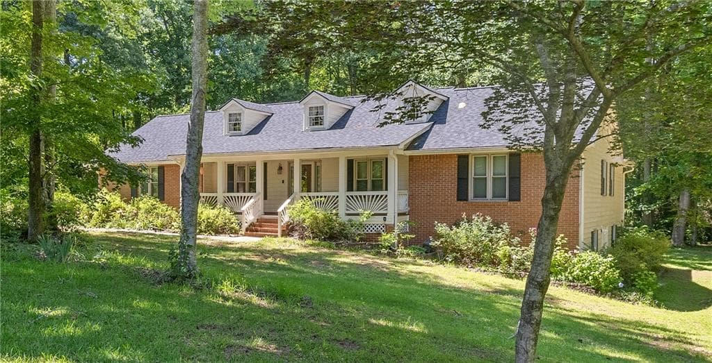 3 bedroom, 2 bathroom, 2,116 sq ft single family residence for sale at 280 Deer Trace Drive, Mcdonough, GA 30253