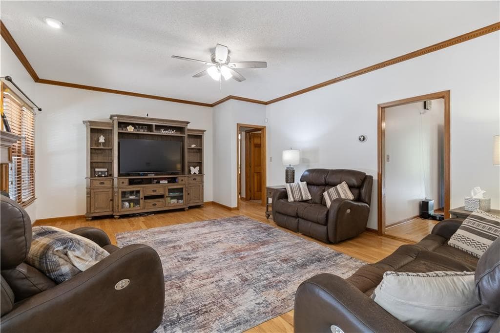 3 bedroom, 2 bathroom, 2,116 sq ft single family residence for sale at 280 Deer Trace Drive, Mcdonough, GA 30253 — photo 8