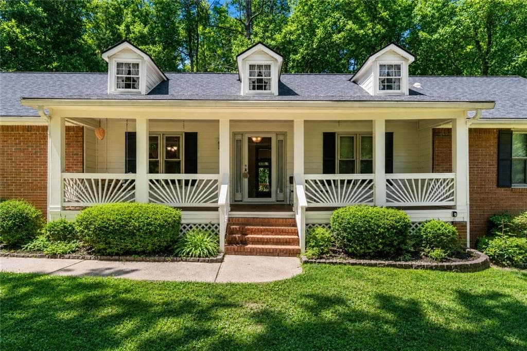 3 bedroom, 2 bathroom, 2,116 sq ft single family residence for sale at 280 Deer Trace Drive, Mcdonough, GA 30253 — photo 4