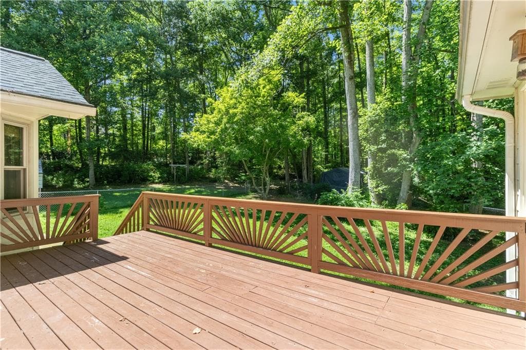 3 bedroom, 2 bathroom, 2,116 sq ft single family residence for sale at 280 Deer Trace Drive, Mcdonough, GA 30253 — photo 6