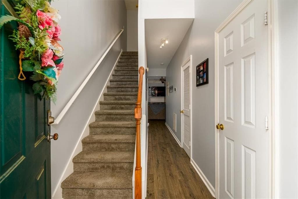 2 bedroom, 3 bathroom, 1,300 sq ft townhouse for sale at 5301 Pinnacle Peak Lane, Norcross, GA 30071 — photo 7