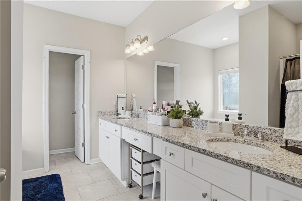 4 bedroom, 3 bathroom, 2,239 sq ft single family residence for sale at 303 Melody Lane, Cartersville, GA 30121 — photo 2