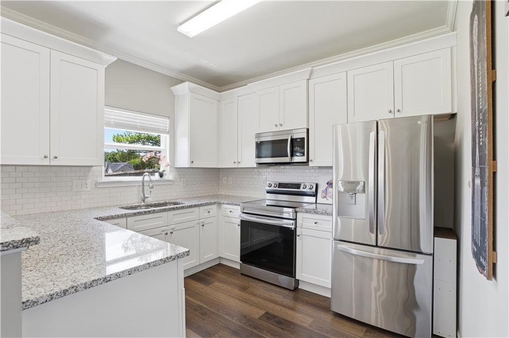 4 bedroom, 3 bathroom, 2,239 sq ft single family residence for sale at 303 Melody Lane, Cartersville, GA 30121 — photo 5