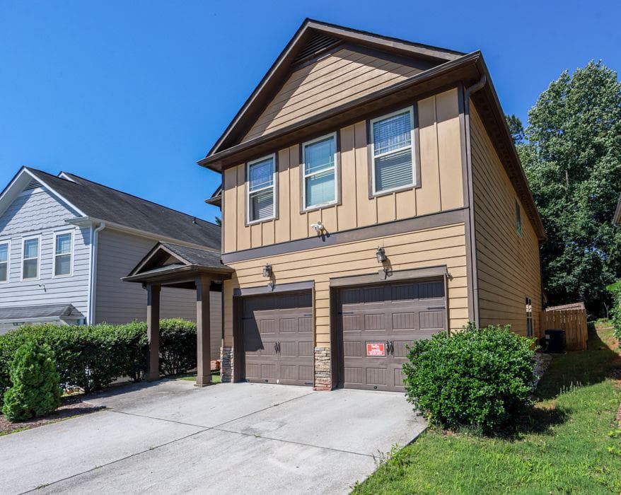3 bedroom, 3 bathroom, 2,114 sq ft single family residence for sale at 2480 Arnold Mill Road, Lawrenceville, GA 30044 — photo 2