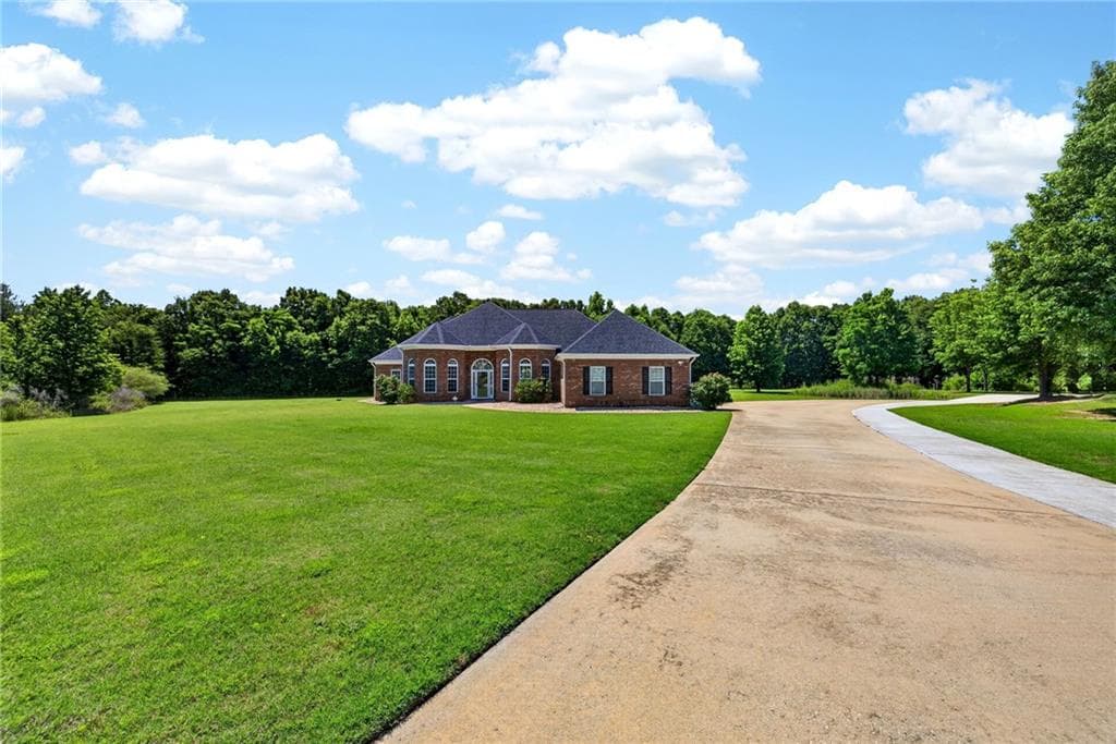 4 bedroom, 4 bathroom, 2,932 sq ft single family residence under contract at 70 Toscanno Drive, Covington, GA 30014 — photo 2