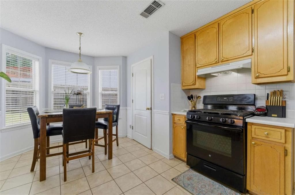 3 bedroom, 2 bathroom, 1,534 sq ft single family residence for sale at 10586 Aspenwood Court, Jonesboro, GA 30238 — photo 10