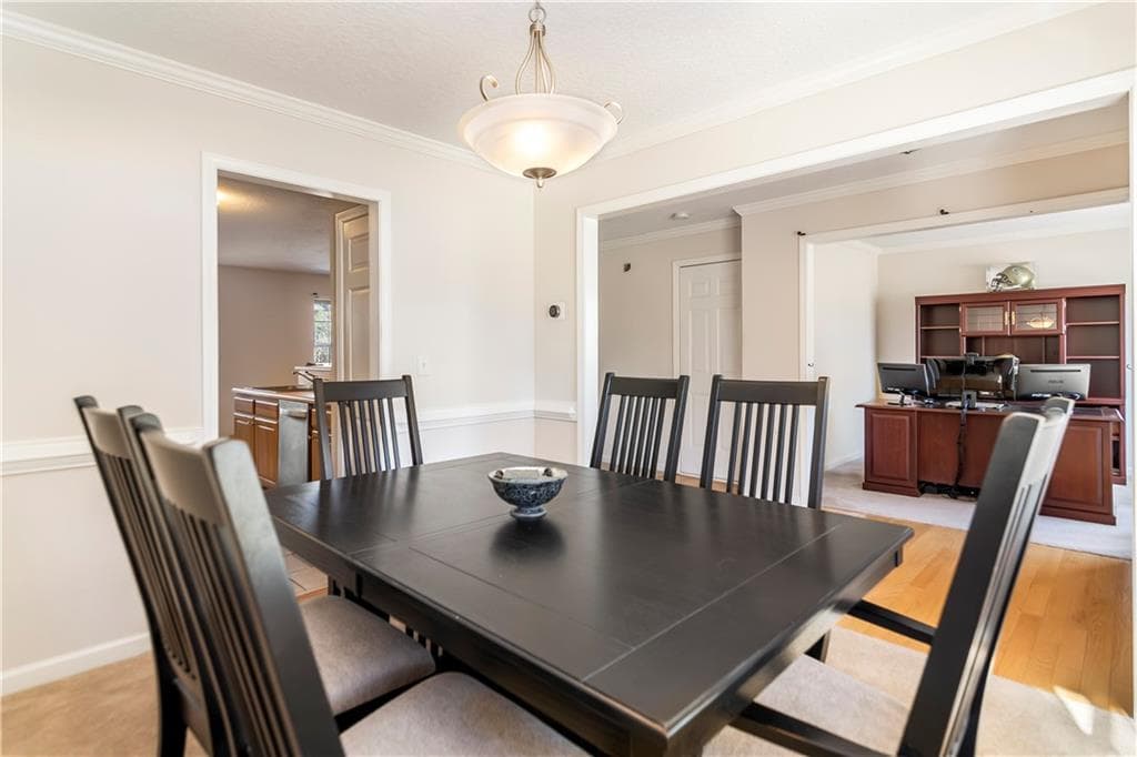 3 bedroom, 3 bathroom, 2,024 sq ft single family residence for sale at 8810 Brookhurst Trail, Gainesville, GA 30506 — photo 7