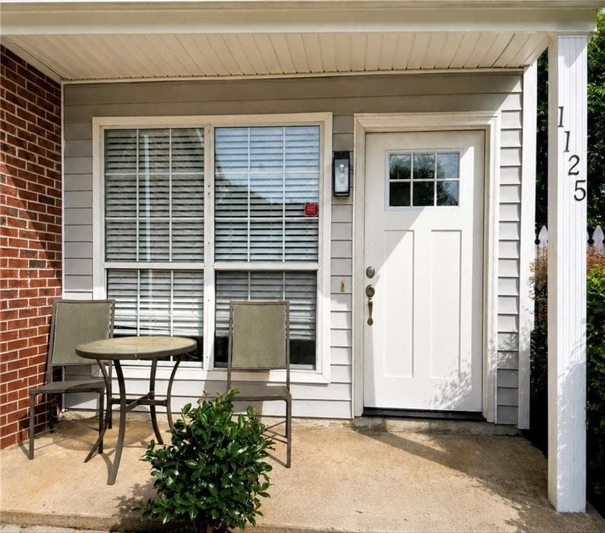 2 bedroom, 2 bathroom, 906 sq ft single family residence under contract at 1125 Rook Place, Woodstock, GA 30188 — photo 2
