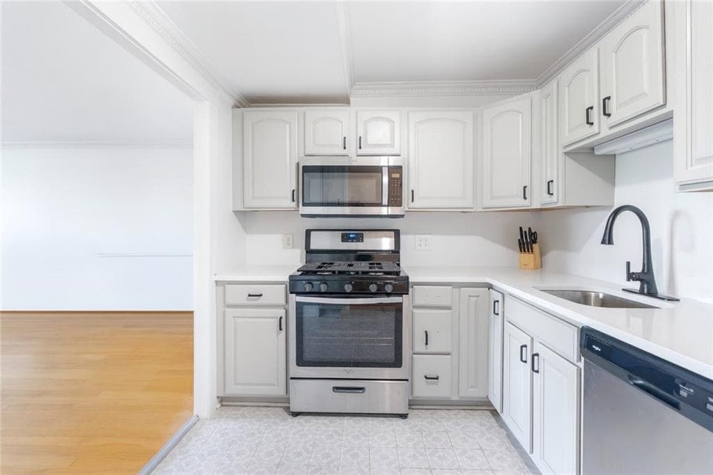 1 bedroom, 1 bathroom, 742 sq ft condominium for rent at 2965 Pharr Court South 817, Atlanta, GA 30305 for $2,000 a month — photo 2