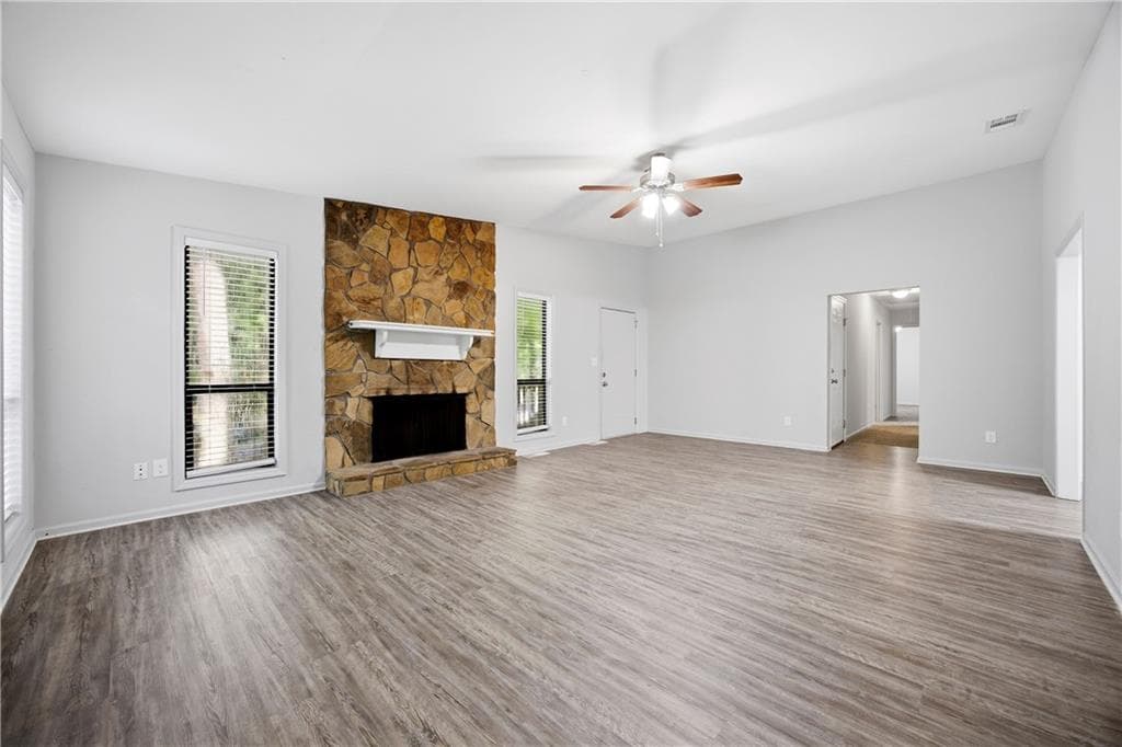 3 bedroom, 2 bathroom, 1,756 sq ft single family residence for sale at 490 Summerfield Drive, Alpharetta, GA 30022 — photo 3