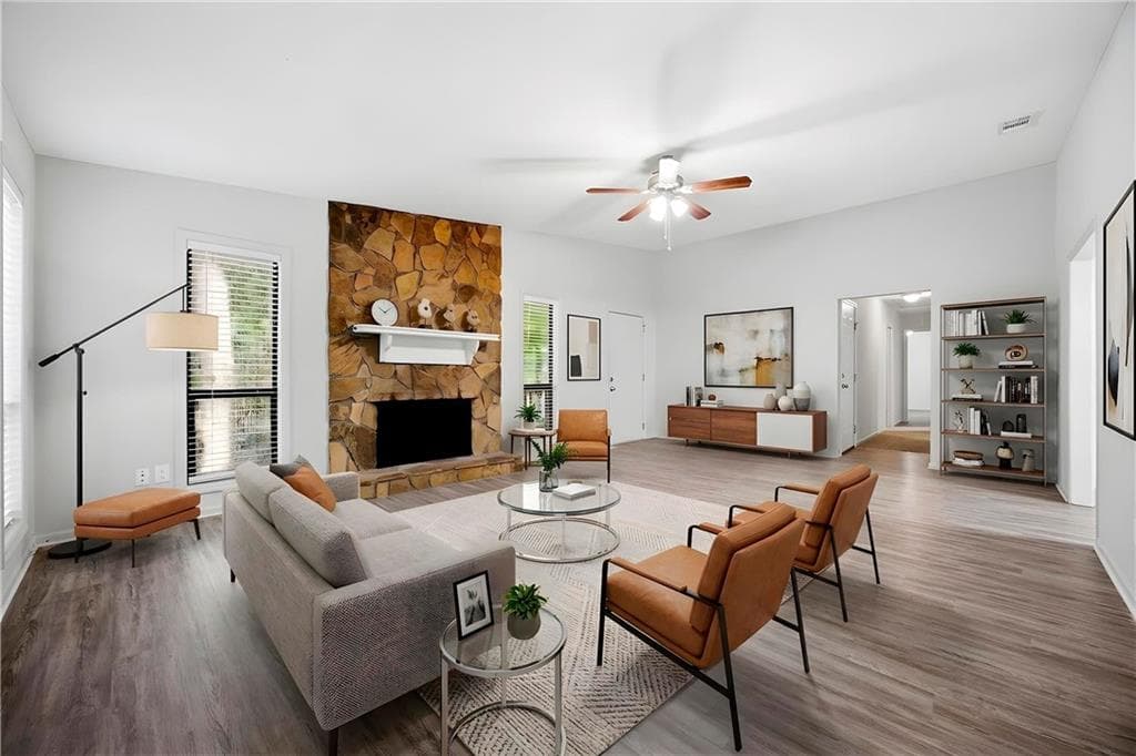 3 bedroom, 2 bathroom, 1,756 sq ft single family residence for sale at 490 Summerfield Drive, Alpharetta, GA 30022 — photo 4