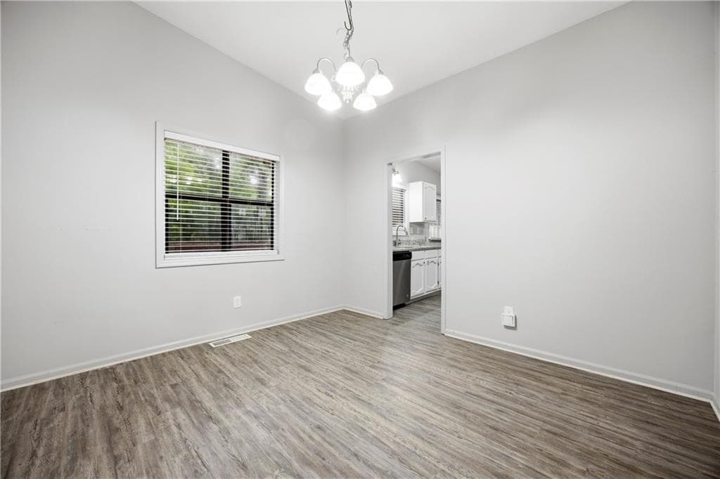 3 bedroom, 2 bathroom, 1,756 sq ft single family residence for sale at 490 Summerfield Drive, Alpharetta, GA 30022 — photo 5