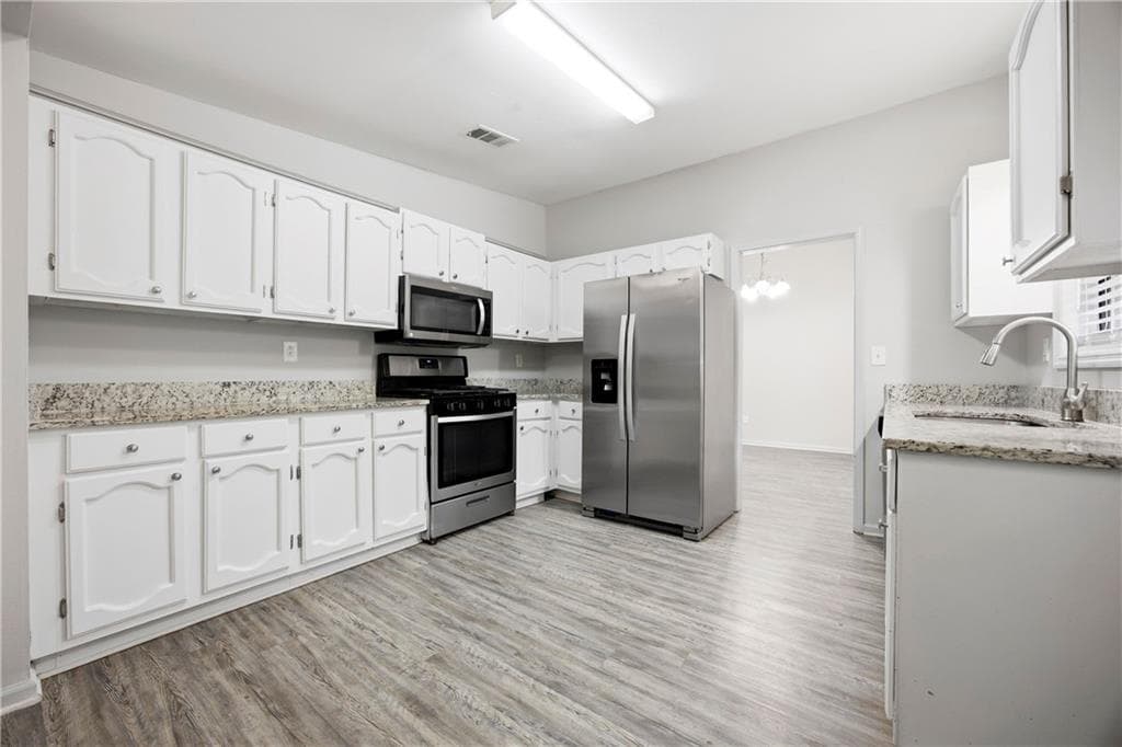 3 bedroom, 2 bathroom, 1,756 sq ft single family residence for sale at 490 Summerfield Drive, Alpharetta, GA 30022 — photo 7