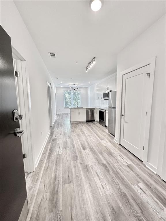 1 bedroom, 1 bathroom, 657 sq ft condominium for sale at 525 Parkway Drive 110, Atlanta, GA 30308 — photo 8