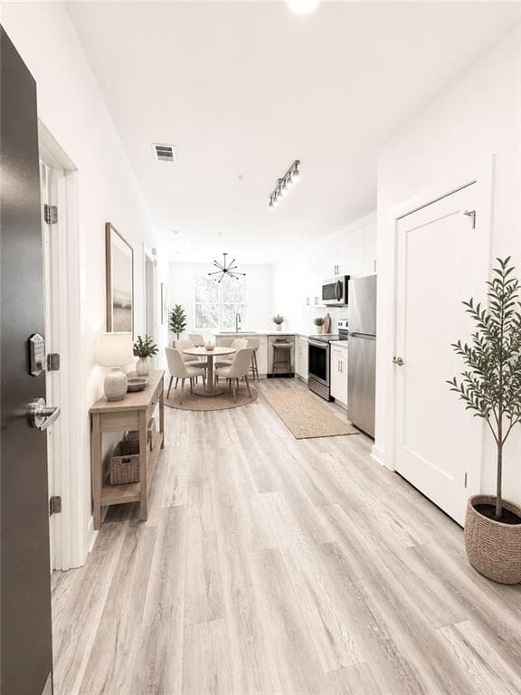 1 bedroom, 1 bathroom, 657 sq ft condominium for sale at 525 Parkway Drive 110, Atlanta, GA 30308 — photo 7