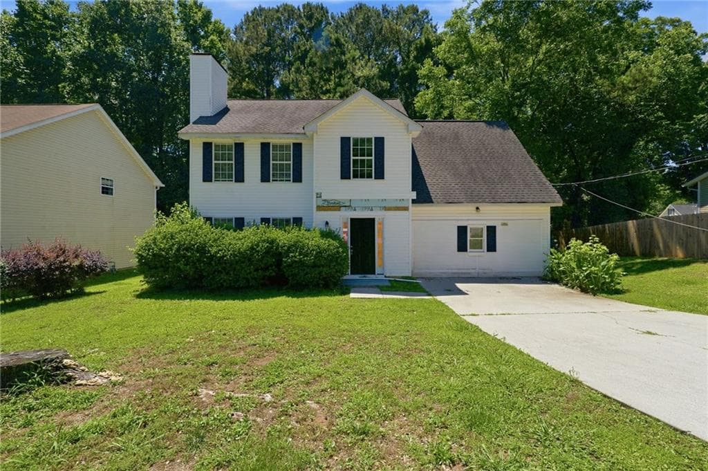 4 bedroom, 3 bathroom, 2,043 sq ft single family residence for sale at 2795 Oxford Drive, Decatur, GA 30034 — photo 1 of 35