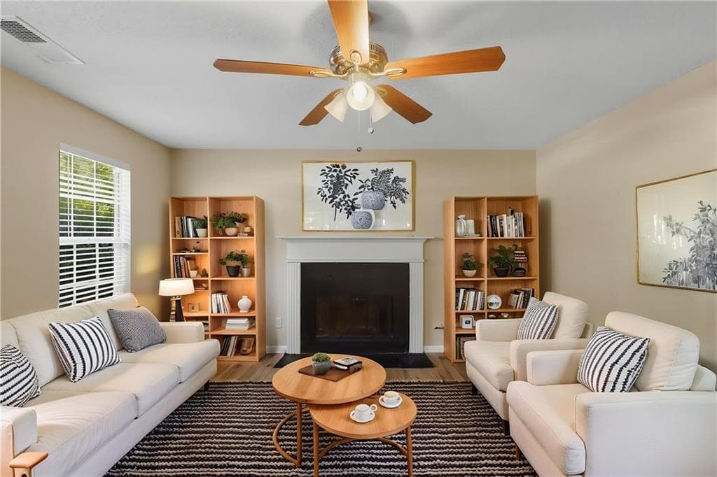 4 bedroom, 3 bathroom, 2,043 sq ft single family residence for sale at 2795 Oxford Drive, Decatur, GA 30034 — photo 2