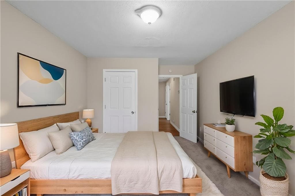 4 bedroom, 3 bathroom, 2,043 sq ft single family residence for sale at 2795 Oxford Drive, Decatur, GA 30034 — photo 6