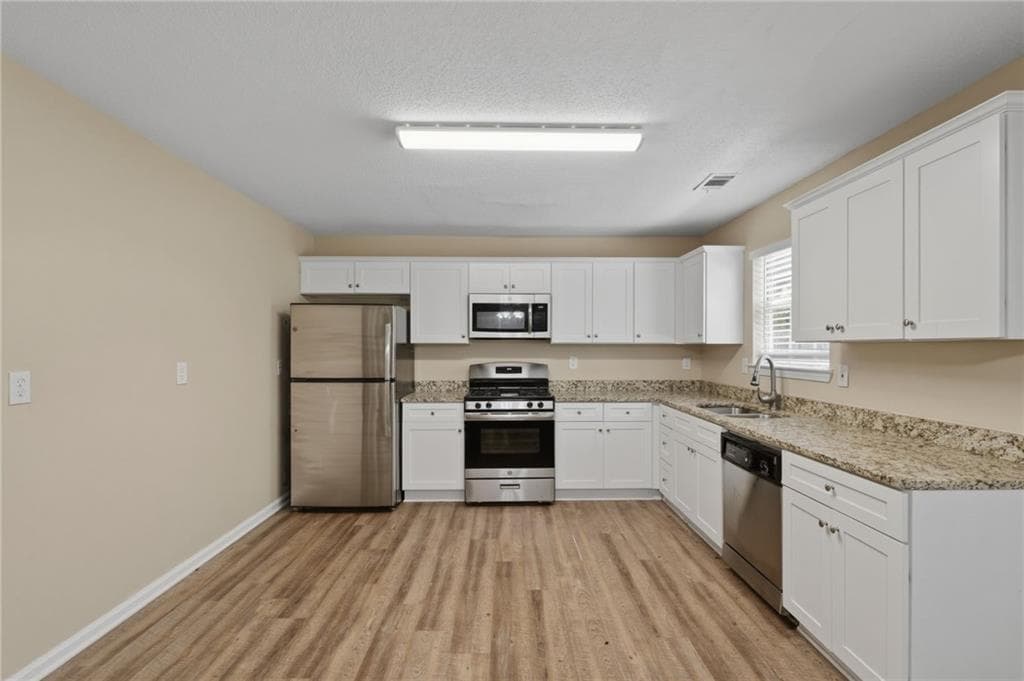 4 bedroom, 3 bathroom, 2,043 sq ft single family residence for sale at 2795 Oxford Drive, Decatur, GA 30034 — photo 10