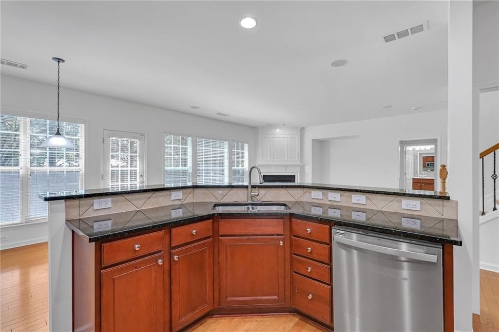 5 bedroom, 3 bathroom, 2,472 sq ft single family residence for sale at 5608 Avonley Creek Drive, Buford, GA 30518 — photo 6