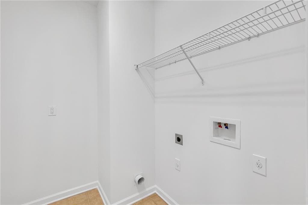5 bedroom, 3 bathroom, 2,472 sq ft single family residence for sale at 5608 Avonley Creek Drive, Buford, GA 30518 — photo 10