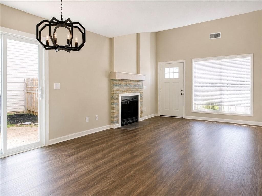 2 bedroom, 2 bathroom, 906 sq ft single family residence under contract at 1125 Rook Place, Woodstock, GA 30188 — photo 4