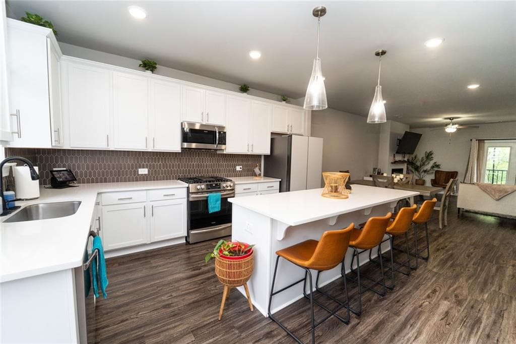 4 bedroom, 4 bathroom, 2,148 sq ft townhouse for sale at 2030 NW Main Street 403, Atlanta, GA 30318 — photo 2