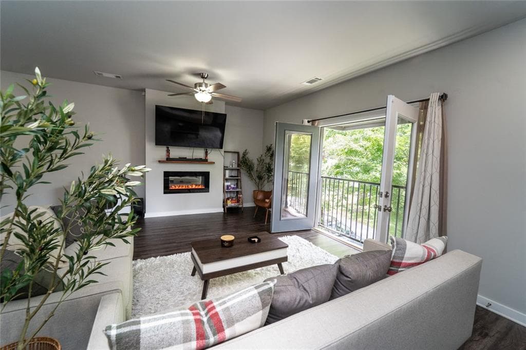 4 bedroom, 4 bathroom, 2,148 sq ft townhouse for sale at 2030 NW Main Street 403, Atlanta, GA 30318 — photo 9