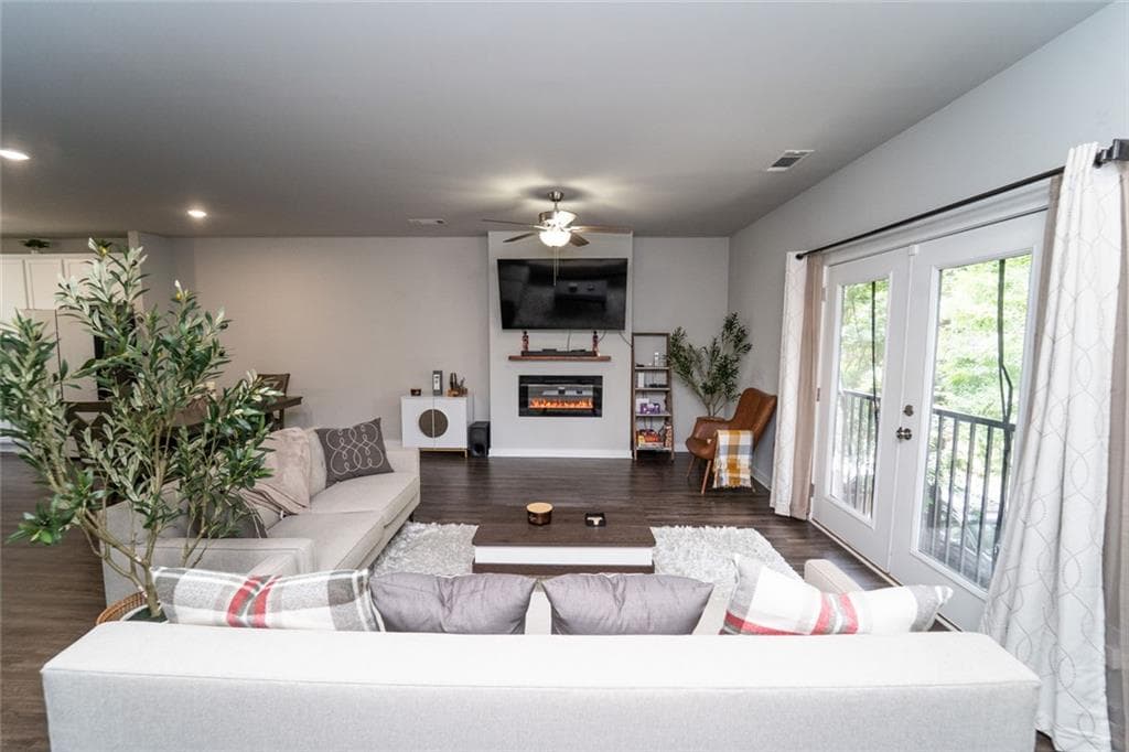4 bedroom, 4 bathroom, 2,148 sq ft townhouse for sale at 2030 NW Main Street 403, Atlanta, GA 30318 — photo 10