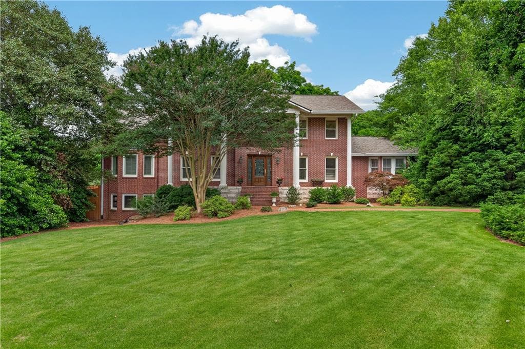 6 bedroom, 6 bathroom, 6,646 sq ft single family residence for sale at 12190 Charlotte Drive, Alpharetta, GA 30004 — photo 2