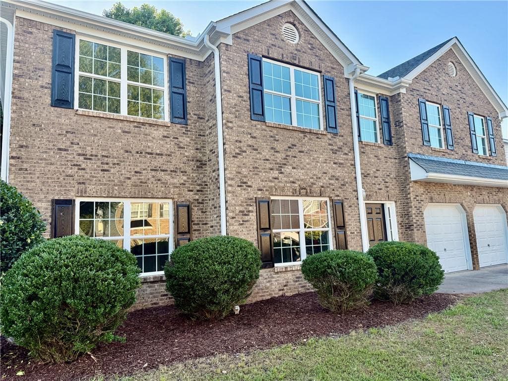 5 bedroom, 4 bathroom, 4,003 sq ft single family residence for sale at 6977 Talkeetna Court, Atlanta, GA 30331 — photo 4