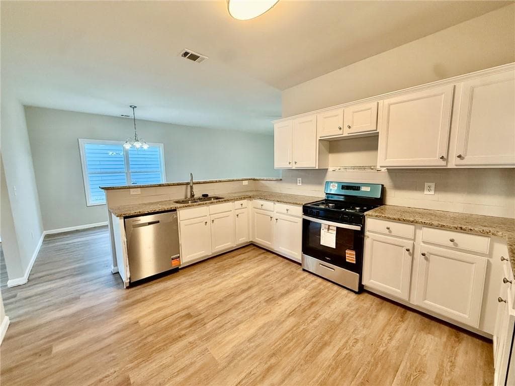 5 bedroom, 4 bathroom, 4,003 sq ft single family residence for sale at 6977 Talkeetna Court, Atlanta, GA 30331 — photo 8