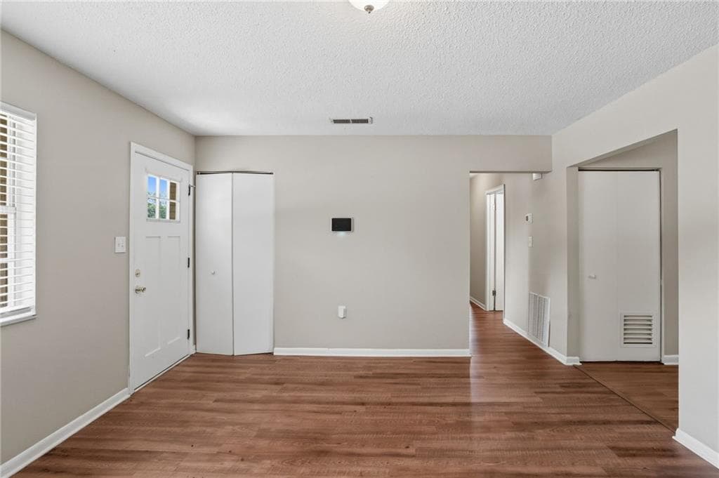 3 bedroom, 1 bathroom, 1,000 sq ft single family residence under contract at 4039 Codel Street, Atlanta, GA 30331 — photo 6