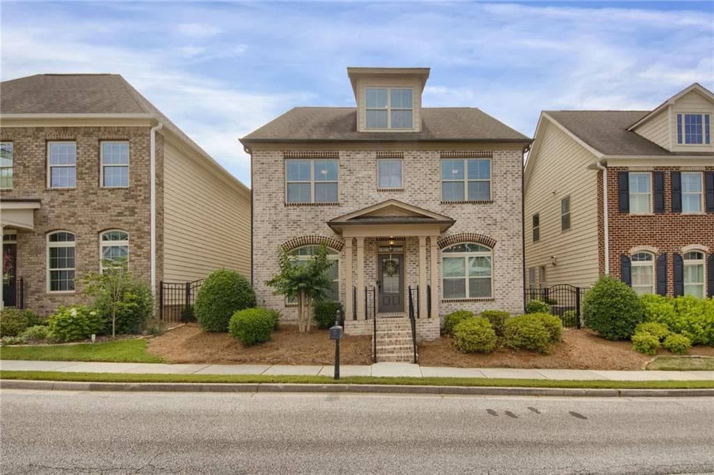 5 bedroom, 5 bathroom, 3,689 sq ft single family residence for sale at 4204 Hardy Avenue, Smyrna, GA 30082 — photo 2