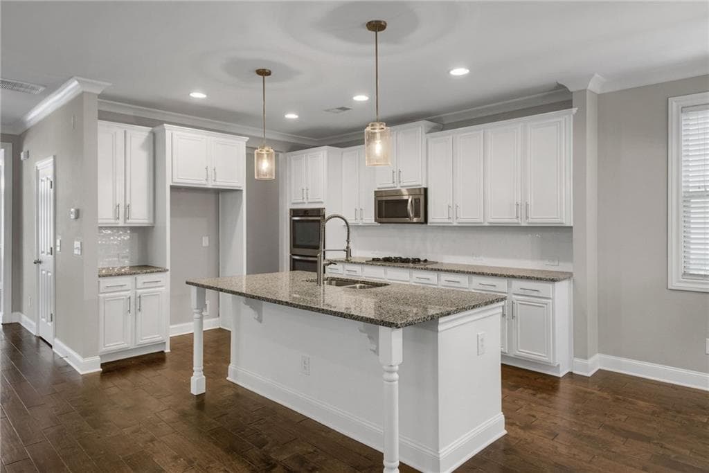 5 bedroom, 5 bathroom, 3,689 sq ft single family residence for sale at 4204 Hardy Avenue, Smyrna, GA 30082 — photo 9
