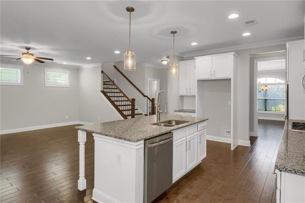 5 bedroom, 5 bathroom, 3,689 sq ft single family residence for sale at 4204 Hardy Avenue, Smyrna, GA 30082 — photo 10