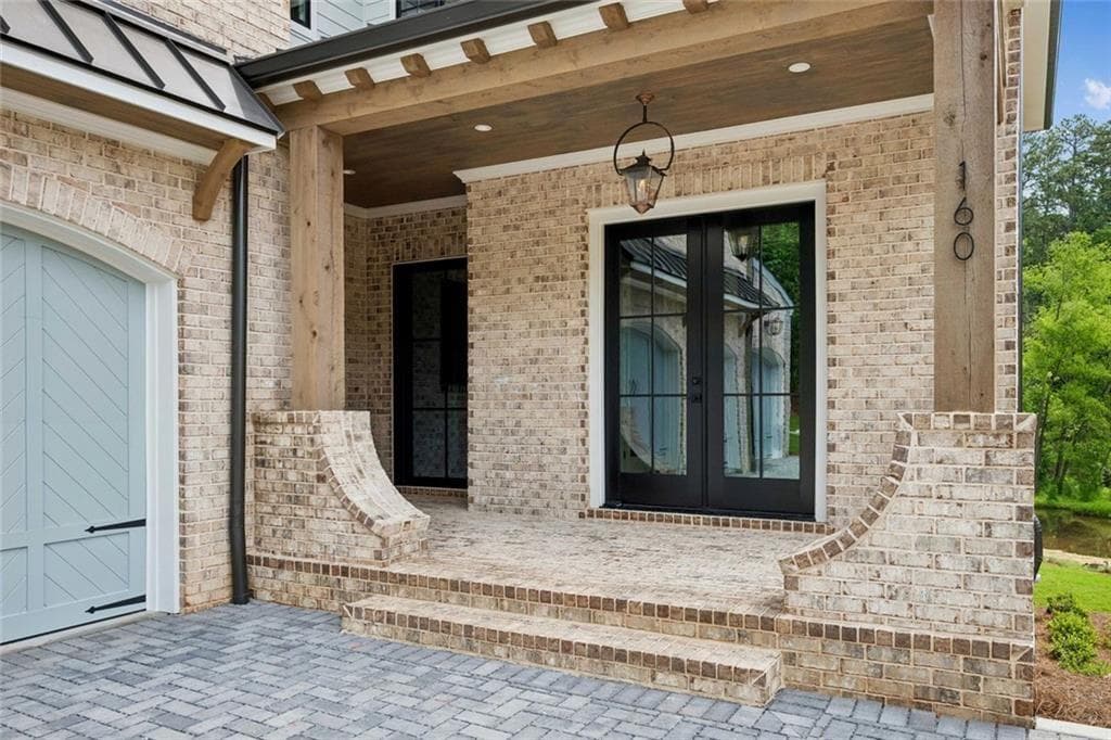 5 bedroom, 6 bathroom, 4,290 sq ft single family residence for sale at 160 Lake Estates Drive, Roswell, GA 30075 — photo 3