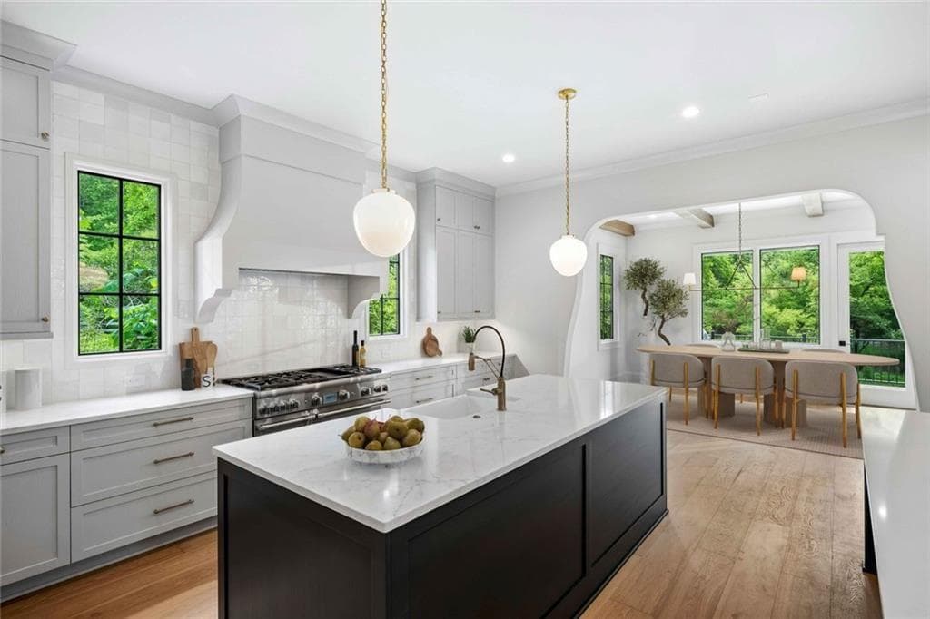 5 bedroom, 6 bathroom, 4,290 sq ft single family residence for sale at 160 Lake Estates Drive, Roswell, GA 30075 — photo 7