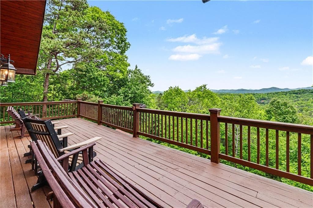 4 bedroom, 4 bathroom, 4,990 sq ft single family residence for sale at 112 Eagles Nest Lane, Blue Ridge, GA 30513 — photo 1 of 54