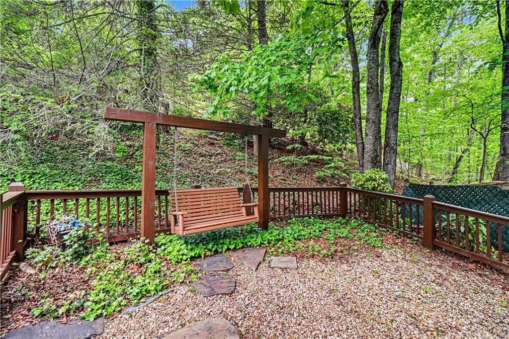 4 bedroom, 4 bathroom, 4,990 sq ft single family residence for sale at 112 Eagles Nest Lane, Blue Ridge, GA 30513 — photo 7