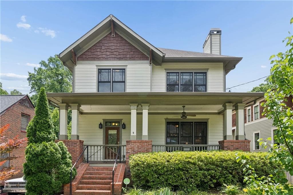 3 bedroom, 4 bathroom, 2,610 sq ft single family residence sold at 2129 Oakview Road, Atlanta, GA 30317